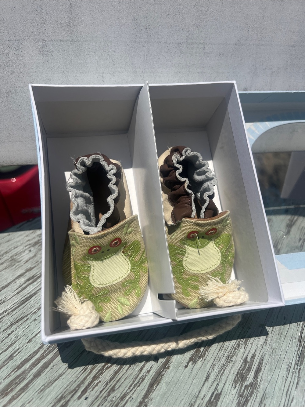 Robeez Organic Frog Cream Boys Shoe
